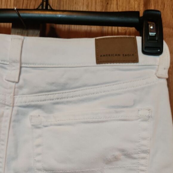 American Eagle Outfitters Mid Rise Midi Jean Shorts Frayed Hem, Size 00, White - Picture 3 of 10